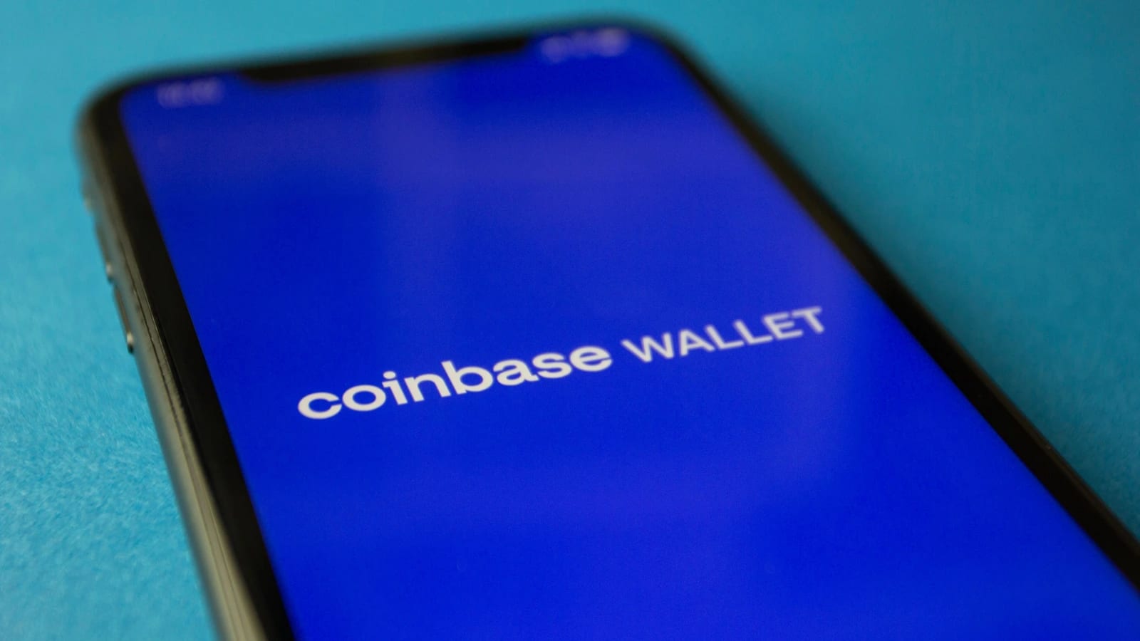 Digital Wallets Surge: Analyzing the Shift in Consumer Adoption