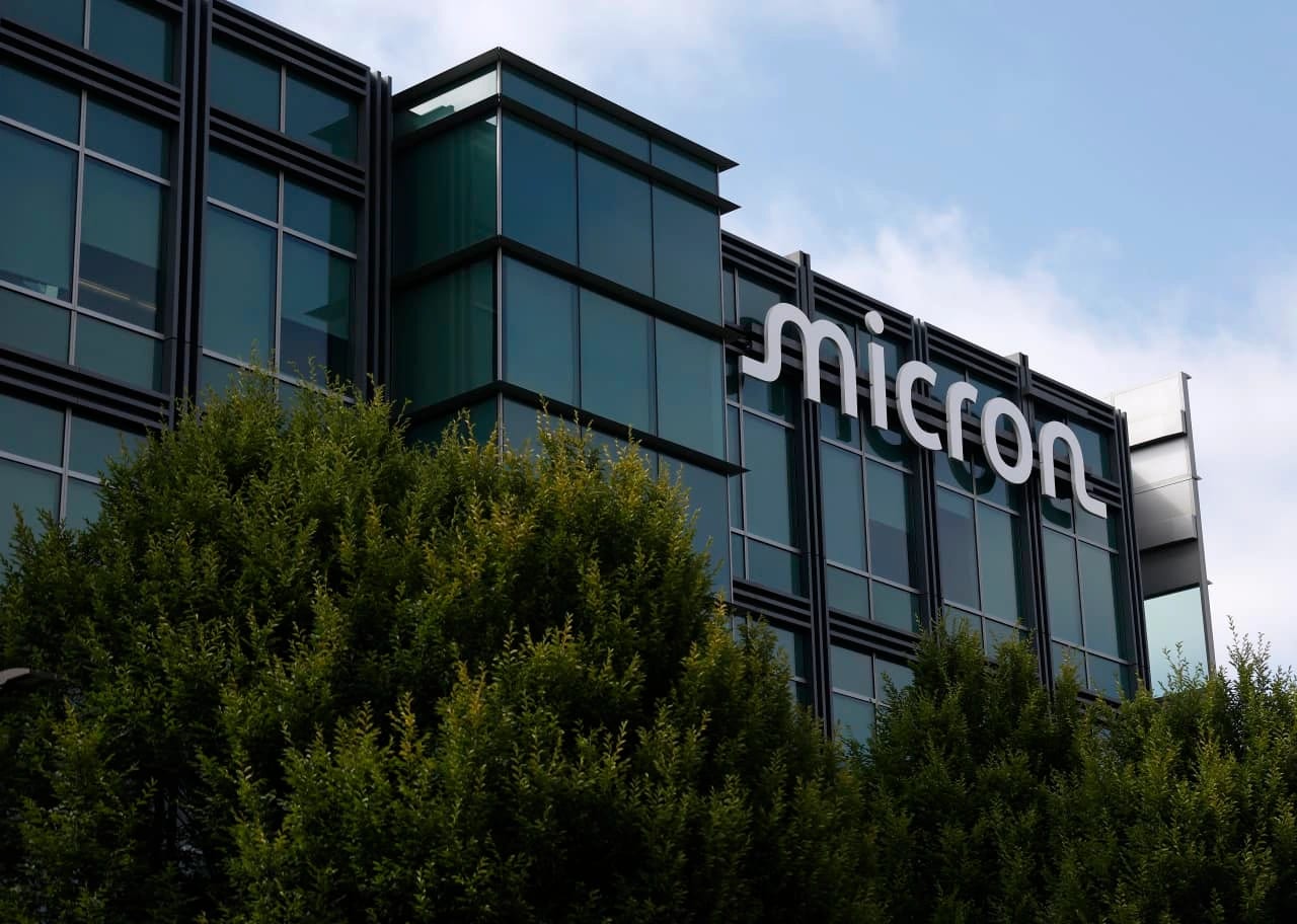 Micron's Earnings Report Fails to Boost Stock Amid High Expectations