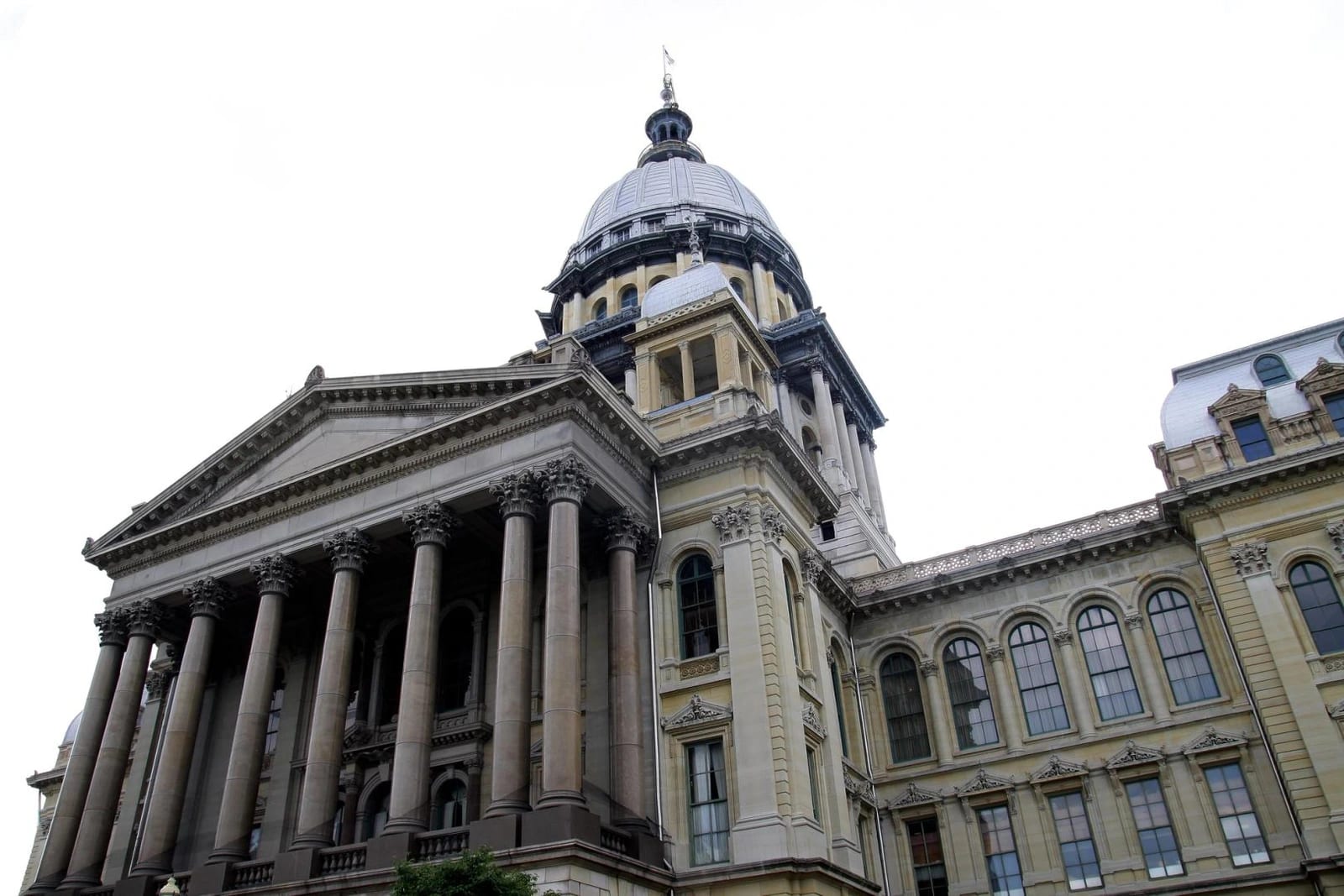 Illinois Delays Crypto Tax Amid Ongoing Legal Dispute with Industry