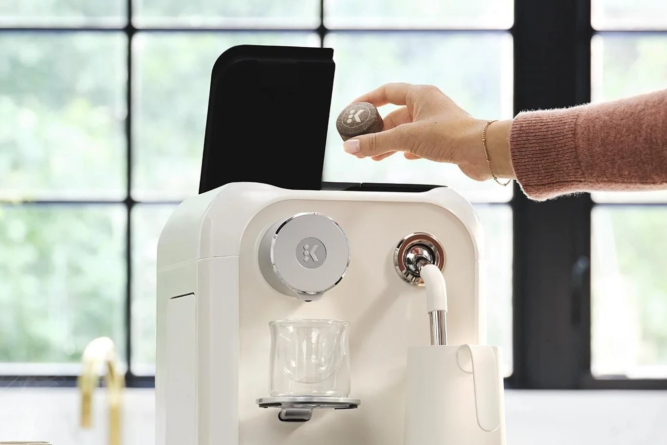 Keurig Unveils Eco-Friendly Coffee Machine with Plastic-Free Pucks