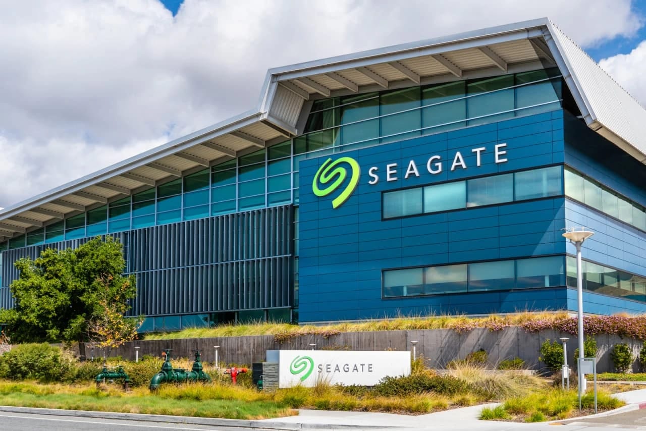 Western Digital and Seagate Stocks Plummet Amid Toshiba's Production Plans